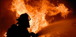 Масштабный пожар: на Донбассе загорелся жилой дом  - today.ua