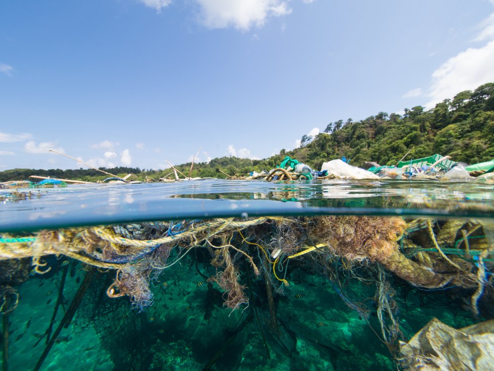 Ученые нашли еще два мусорных пятна на дне океана