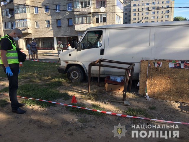 Во Львове нашли труп в салоне авто  - today.ua
