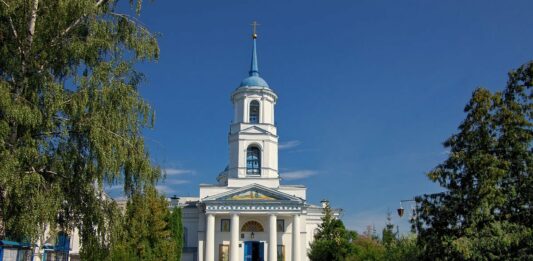 Неизвестные обобрали ящик пожертвований в сумской церкви  - today.ua