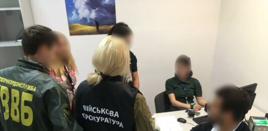 В столичном аэропорту иностранец пытался за 500 долларов пересечь границу - today.ua