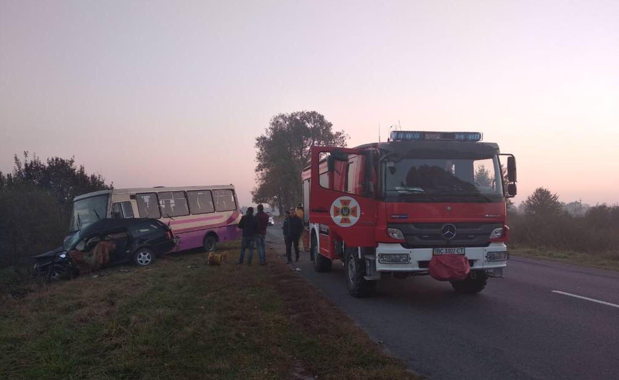 У страшній ДТП з рейсовим автобусом загинули двоє