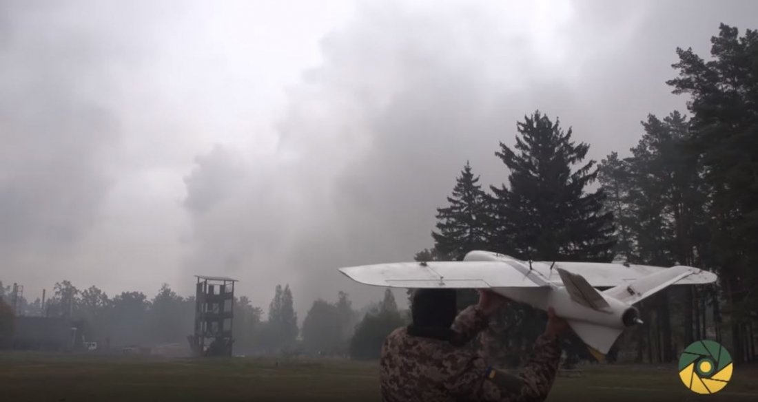 Жуткие взрывы продолжают звучать на складах в Ичне (видео)