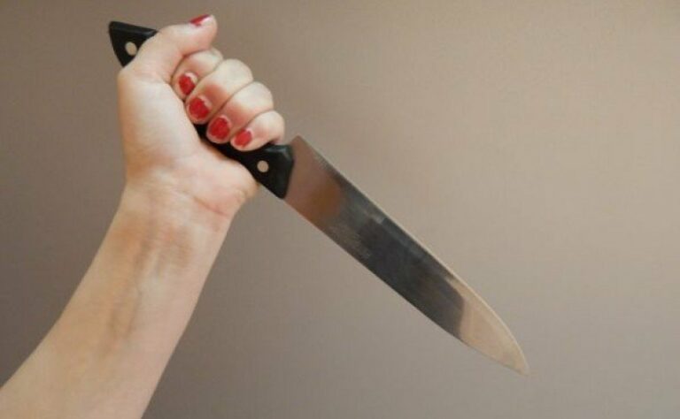 “Чотири удари ножем у шию“: горе-мати на Прикарпатті вбила новонароджене немовля - today.ua