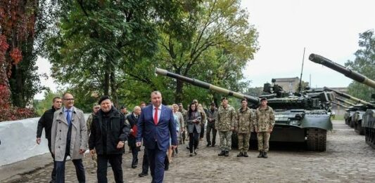 16 танков и 5 БТРов: ВСУ получили новую военную технику - today.ua