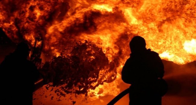 Взрывы в Ичне: людям становится плохо из-за дыма - today.ua