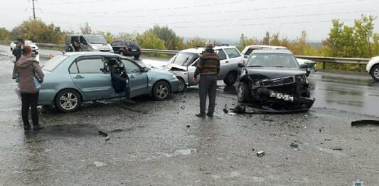 В Харькове тройное ДТП: две женщины оказались в больнице  - today.ua