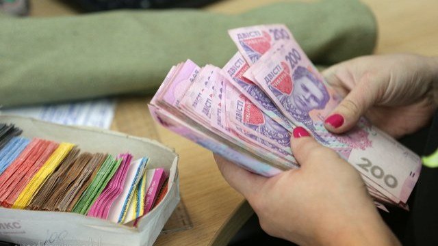Зарплата по-новому: Минсоцполитики намерено ввести пеню для работодателей - today.ua