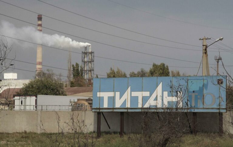 Знову працює: завод “Титан“ відновив роботу у Криму - today.ua