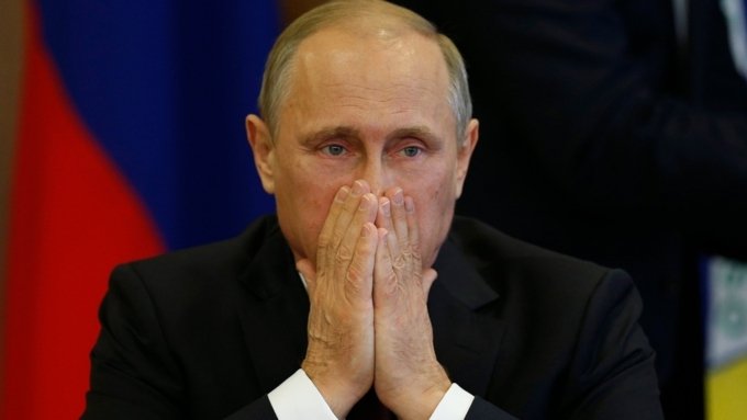 “Кривавий торт“: як Путіна з днем народження вітали (фото, відео) - today.ua