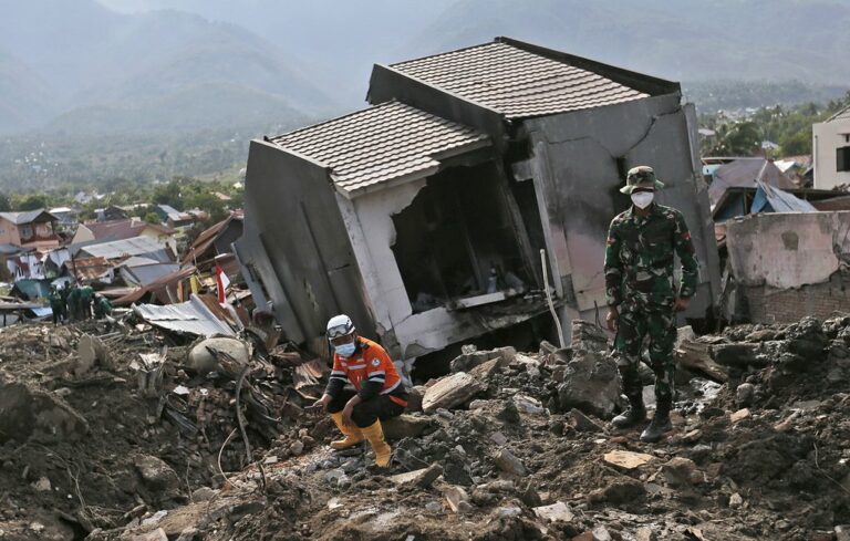 Землятресение в Индонезии: количество жертв продолжает увеличиваться - today.ua