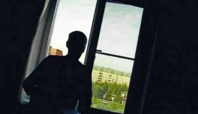 Суицид на Закарпатье: молодой человек выпрыгнул из окна - today.ua