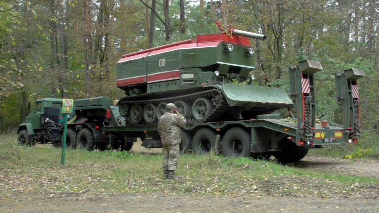 Вибухи в Ічні: для ліквідації пожежі відправили танки (відео)  - today.ua