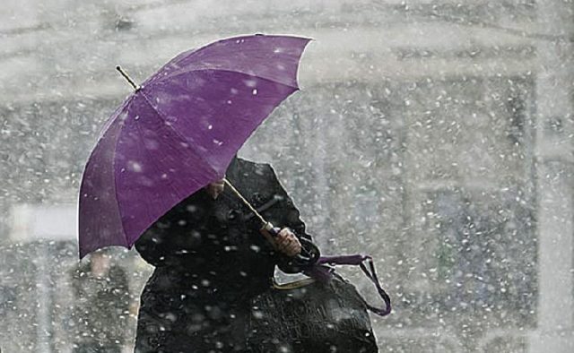 Сильний вітер та мокрий сніг: в Україні оголошено штормове попередження - today.ua
