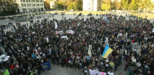 Студенты КПИ вышли на митинг против коррупции - today.ua