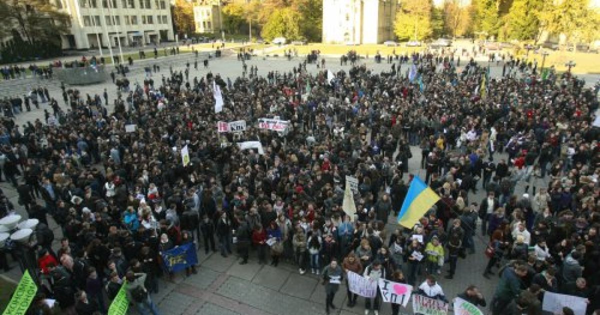 Студенты КПИ вышли на митинг против коррупции