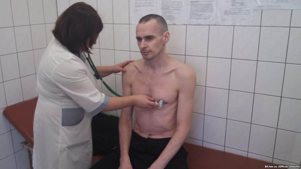 Если Сенцову станет хуже, его принудительно накормят, - Динзе