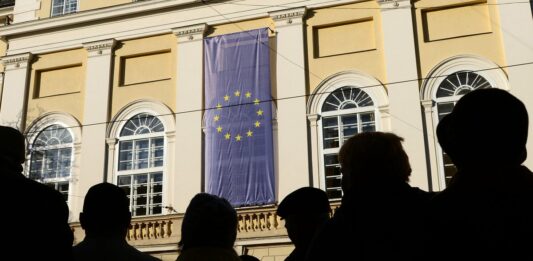 “Воскресшего“ коррупционера-беглеца задержали во Франции - today.ua