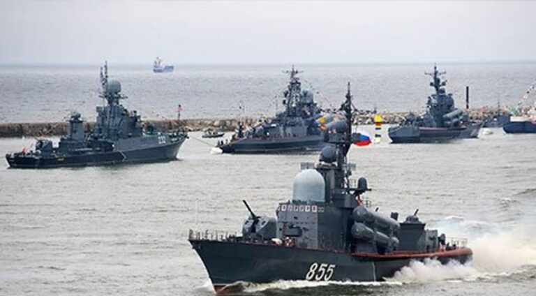 Загроза на Азові: Росія перекинула ще два військові кораблі - today.ua