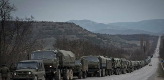 РФ перебросила в Крым много военной техники (видео) - today.ua