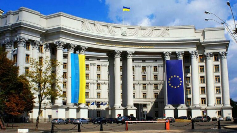 Україна відреагувала на рішення влади Криму націоналізувати майно Меджлісу  - today.ua