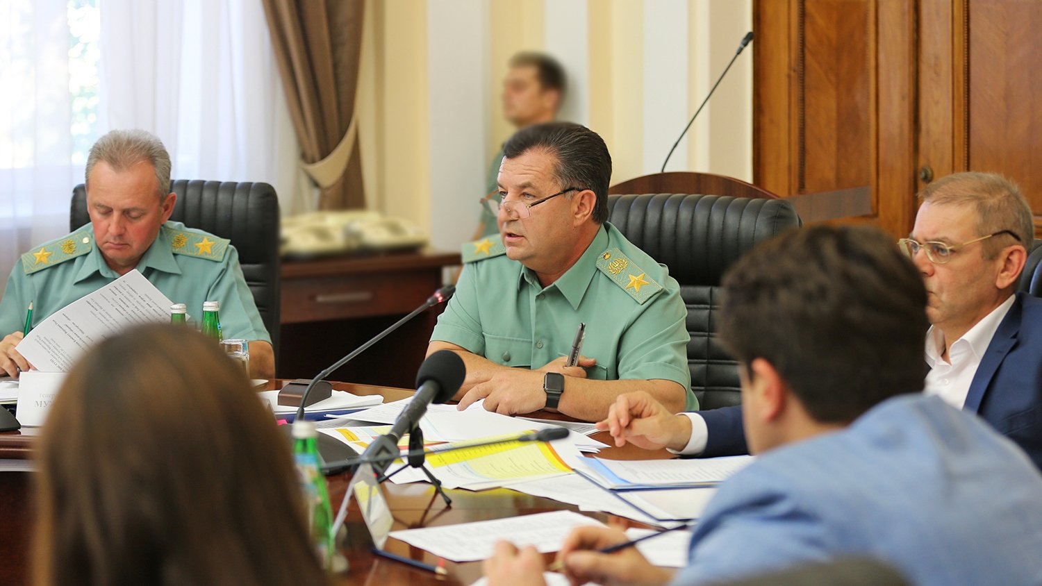 Вибухи на військових складах в Україні: у комітеті Ради відбудеться таємний звіт