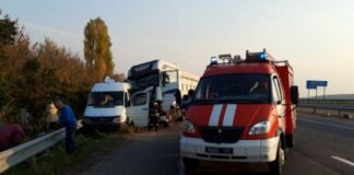 На трассе Киев - Одесса автобус с детьми попал в ДТП: погибла девочка - today.ua