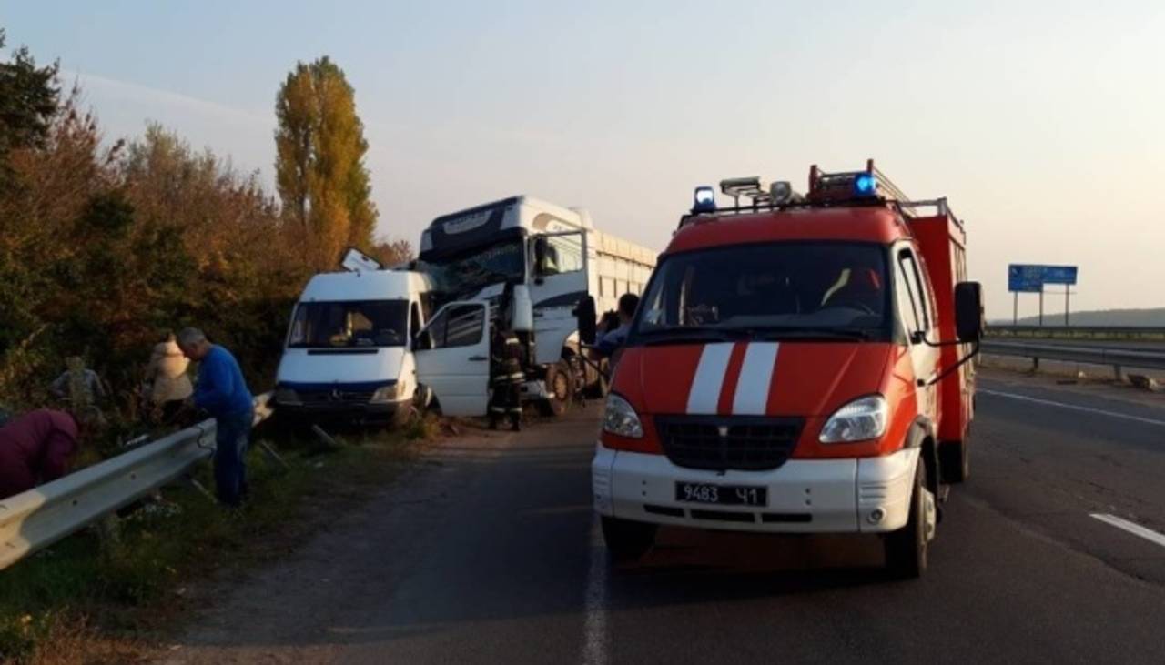 На трасі Київ - Одеса автобус з дітьми потрапив у ДТП: загинула дівчинка