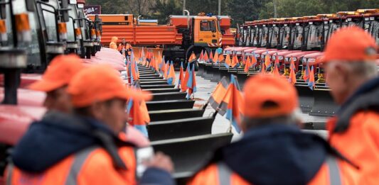 “Київавтодор“ готовий до зими: місто закупило 54 одиниці техніки для розчищення снігу  - today.ua