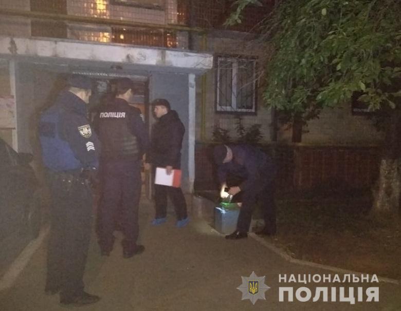 Невідомі стріляли у чоловіка в Києві 