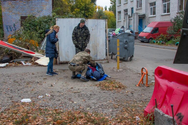 Труп чоловіка знайшли біля школи в Києві  - today.ua