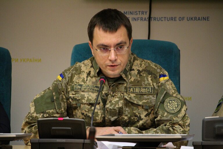 У Міноборони підтвердили, що Омелян не мав права надягати військову форму - today.ua