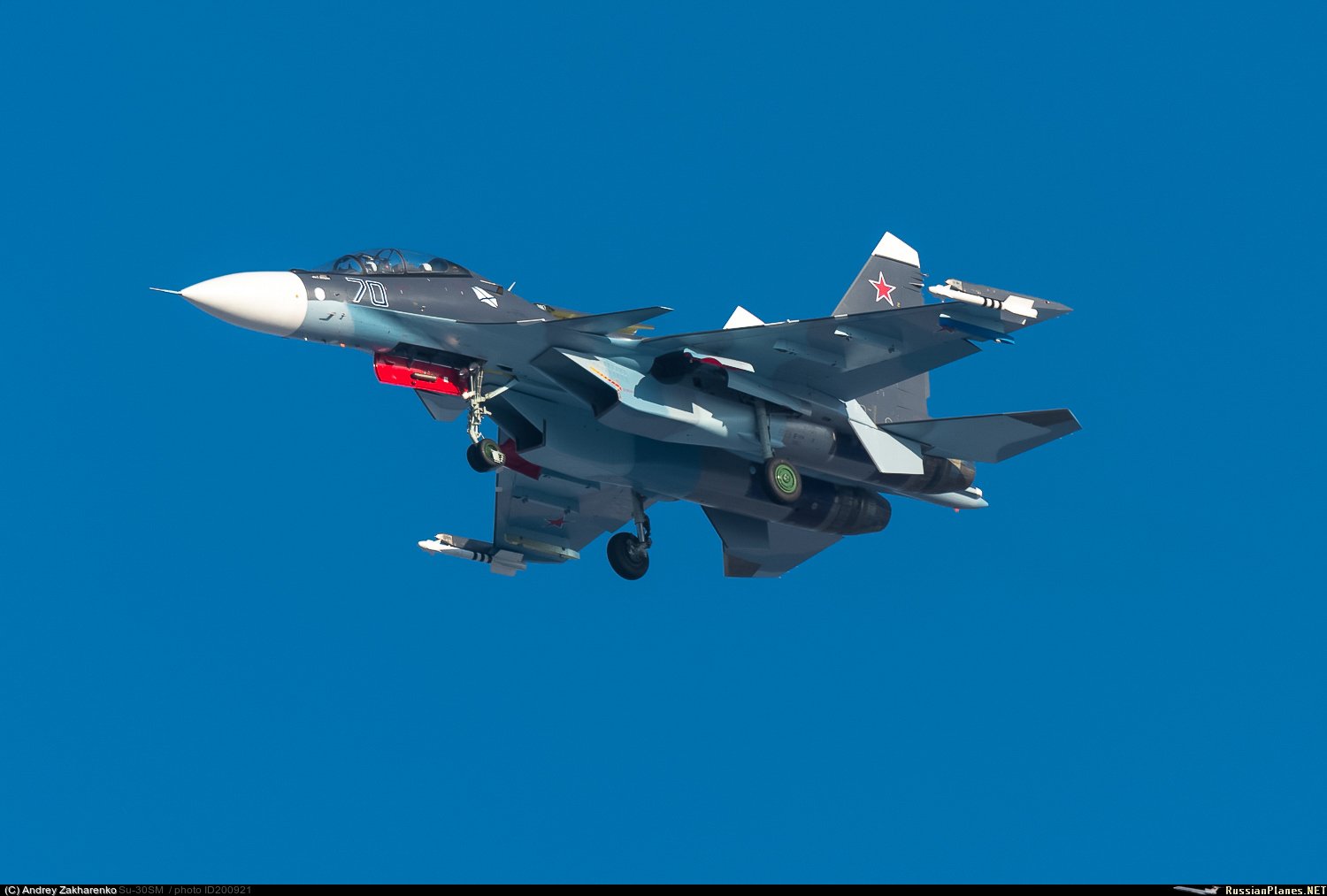 Сотни самолетов и вертолетов: назвали численность армейской авиации РФ вдоль границы с Украиной