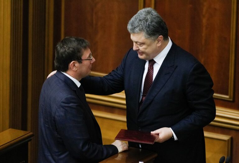 Луценко положил заявление об отставке на стол Порошенко - today.ua
