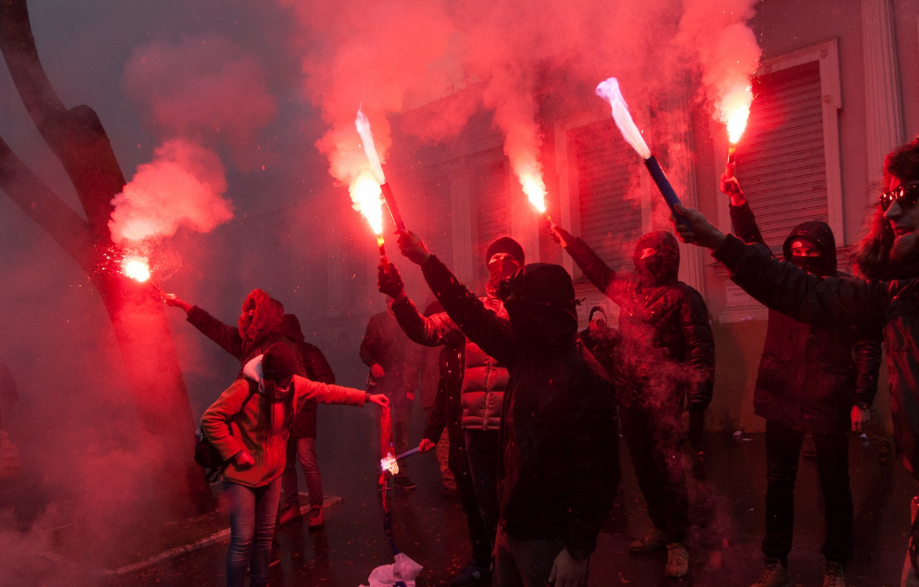 В Одессе и Харькове продолжаются протесты под консульствами РФ - today.ua