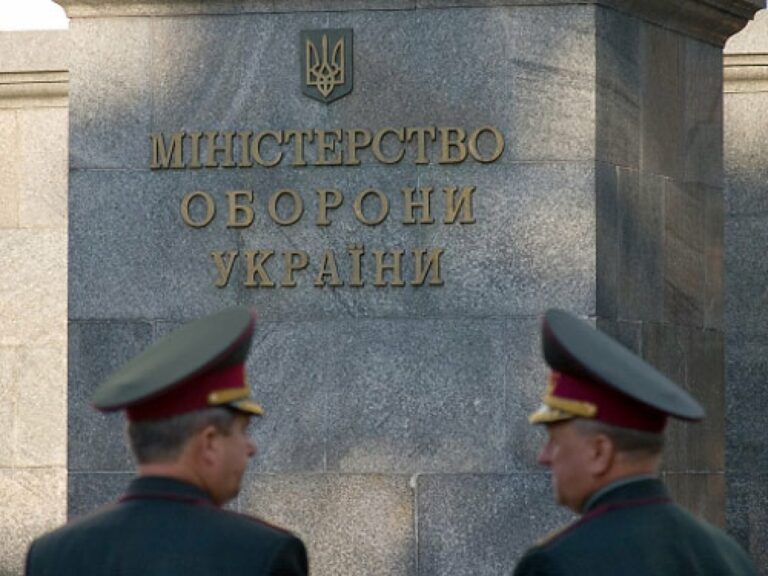 Все керівництво Міноборони стане цивільним, - Президент України - today.ua
