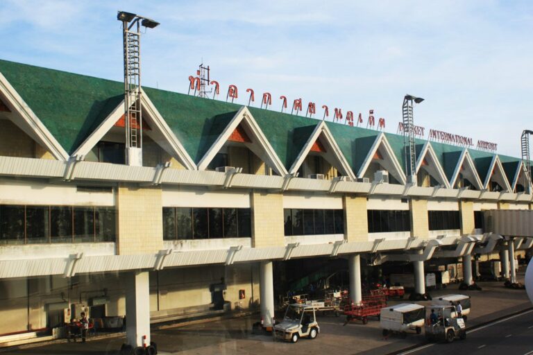 Українців не випускають з аеропорту Таїланду  - today.ua