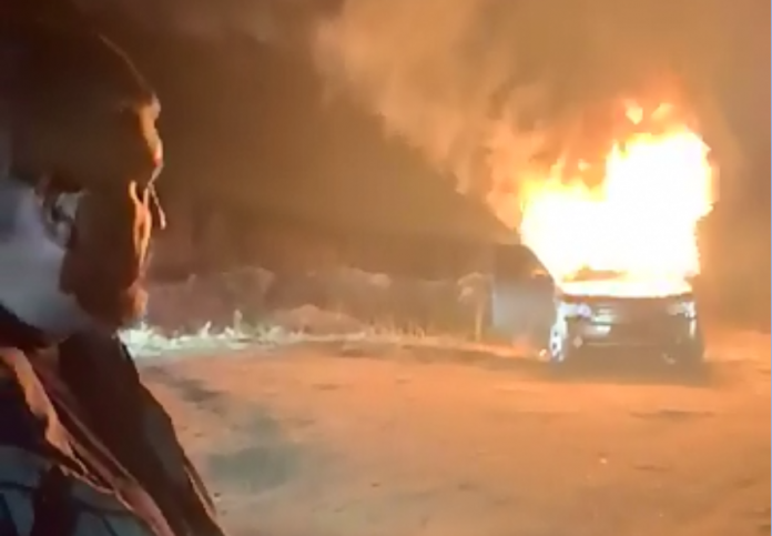 Головний “євробляхер“ спалив свій Land Rover в знак протесту  - today.ua