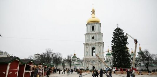 Столиця готується до Нового року: як прикрасять головну ялинку країни  - today.ua