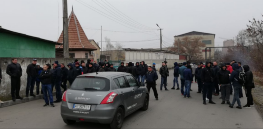 “Євробляхери“ заблокували роботу митниці: мітингувальники палять шини та вимагають зустрічі з керівництвом  - today.ua