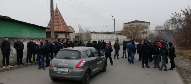“Євробляхери“ заблокували роботу митниці: мітингувальники палять шини та вимагають зустрічі з керівництвом  - today.ua