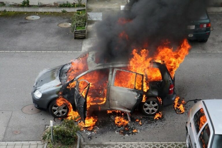 Тройное ДТП в столице: в автомобиле взорвался газовый баллон - today.ua