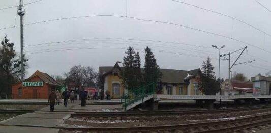 На Київщині потяг “Інтерсіті“ на смерть збив дівчину у навушниках - today.ua