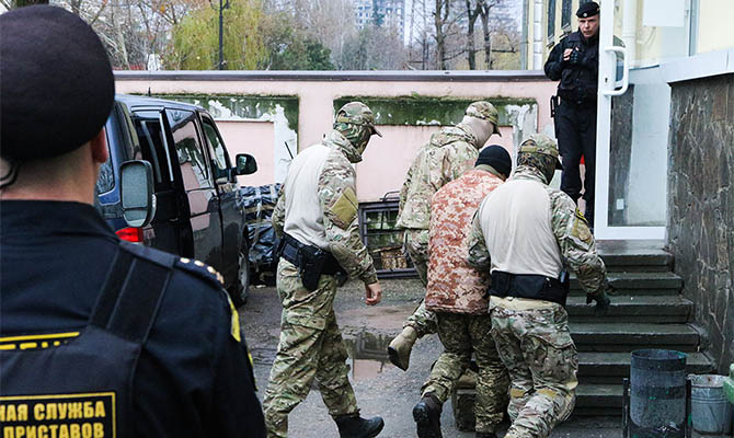 Задержанных украинских моряков поместили в “Лефортово“  - today.ua