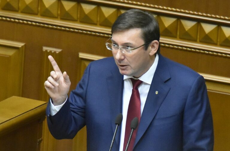 Понад 20 народних депутатів незаконно отримують компенсацію на житло, - Луценко - today.ua