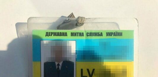 Львівського митника судитимуть за отримання хабара від “євробляхера“ - today.ua