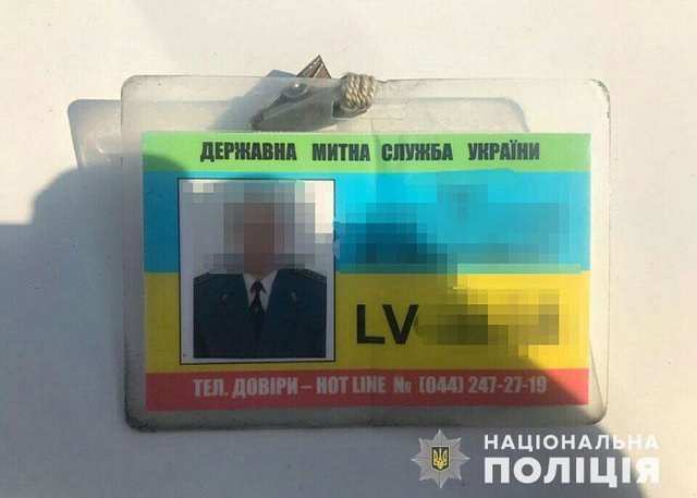 Львівського митника судитимуть за отримання хабара від “євробляхера“ - today.ua
