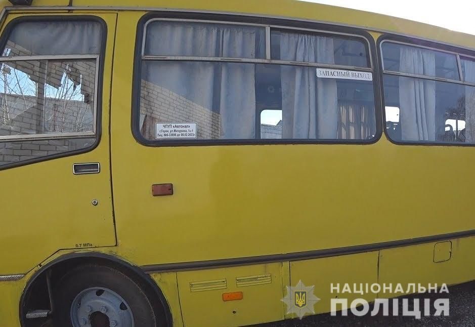 На Київщині 15-річна дівчинка випала з маршрутки