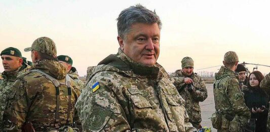 Порошенко пообещал украинским десантникам новое вооружение  - today.ua