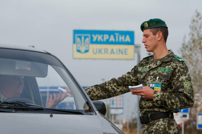З'явилася реакція Росії на заборону в'їзду російських чоловіків до України  - today.ua